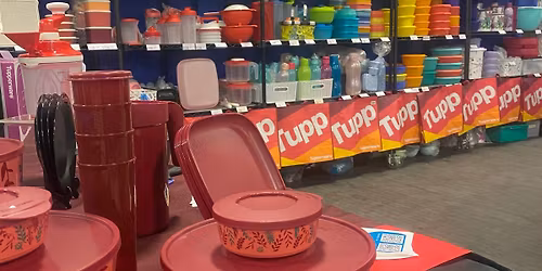 Tupperware POPUP at the Metro Lion!