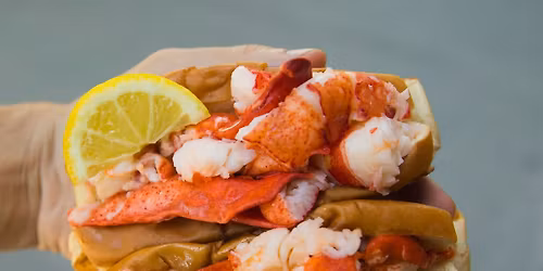 Cousins Maine Lobster at Narragansett Brewery (Providence Marathon)