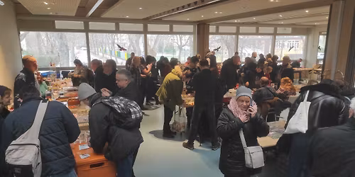 63. Telefonk\u00e1rtya \u00e9s Kinderfigura B\u00f6rze