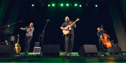 Ma\u0142a Caryna (\u0141ukasz Nowak, Adam Mara\u0144da i Roman Ziobro) \/ Koncert W\u0142oc\u0142awek Pegazownia