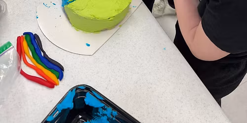 Cake Decorating!