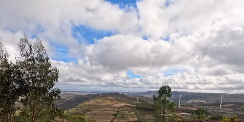 Covas de Ferro: Pelos Trilhos Naturais da Serra de Monfirre