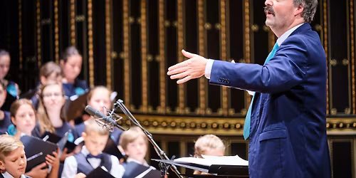 Bach csal\u00e1d zen\u00e9je