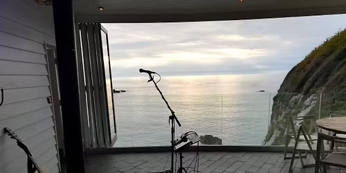 Roger Styles Solo @ The Offshore