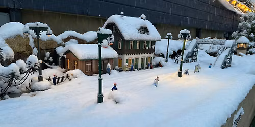 Garden Railway Winter Wonderland (Friday)