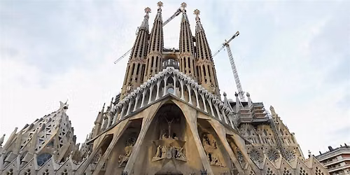 Barcelona: Oh My Gaudi Walking Tour