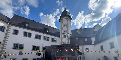 Schloss und Sch\u00fctzenfest