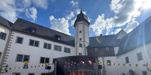 Schloss und Sch\u00fctzenfest