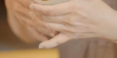 Keramikhold for nybegyndere og let\u00f8vede- voksne og unge.