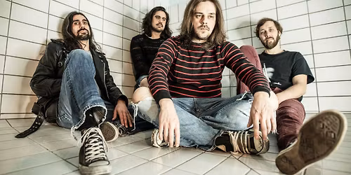 LOVE BUZZ\/TRIBUTE TO NIRVANA 