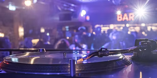 Disco 50+ med 70- och 80-talets b\u00e4sta discomusik p\u00e5 vinyl med DJ Anders Dahlquist \u00e4r tillbaka!