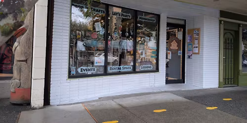 Easter Fun in the courtyard fairy garden 💓