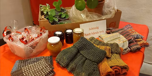 Lotteri, \u00e6bleskiver og julegaver