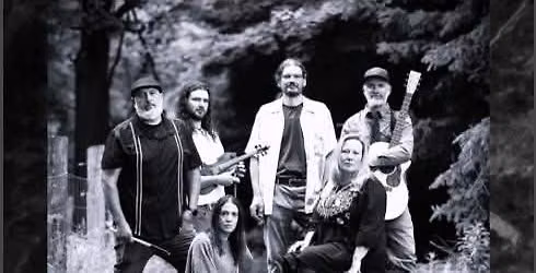 Live music with Crowded Table - Fergus - (medieval fair weekend) 