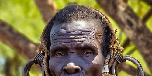 Etiopia - peisaje nep\u0103m\u00e2ntene, vulcani, biserici excavate-n mun\u021bi, triburi autentice,ortodoxie veche