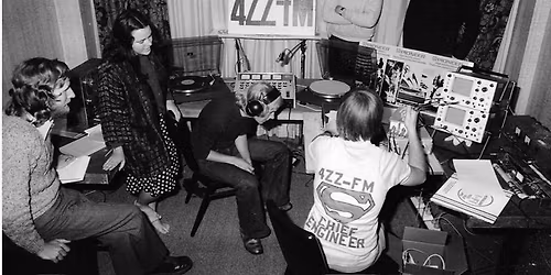 Stranded Conversation #1: Independent media