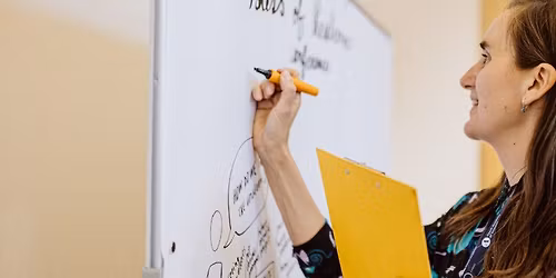 Workshop Regenerativn\u00ed pr\u00e1ce s kapacitami: od p\u0159et\u00ed\u017een\u00ed k udr\u017eitelnosti