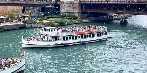 Chicago Architecture Center River Cruise at Chicagos First Lady