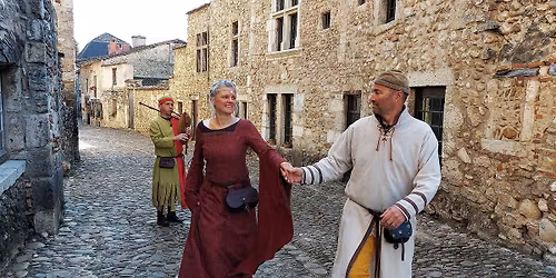 Bal : Quasimodal I Folies m\u00e9di\u00e9vales