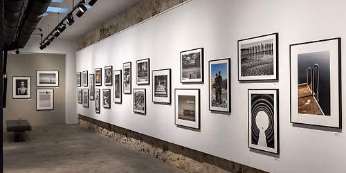 Kuratorenf\u00fchrung | Ausstellung "Leica Moments"