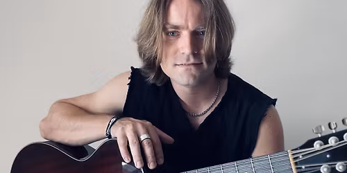 Live Music: Pavel Solopov