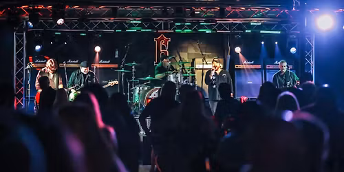 Bettin on the Mule-Rockin at Rocco's