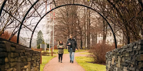 H\u00f8stvandring i hagen