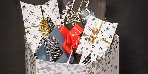 Min\u00e4 Ihana Nainen ja Hyv\u00e4nmielen joulumyyj\u00e4iset