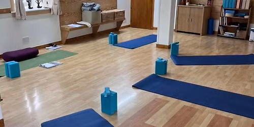 Yoga - dynamic flow (post-class coffee included)