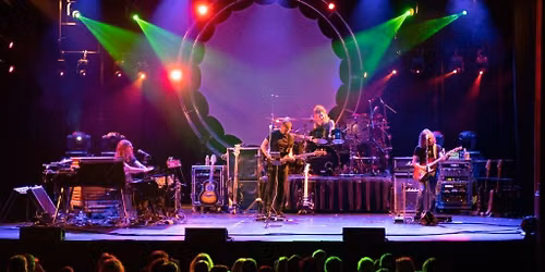 The Machine performs Pink Floyd
