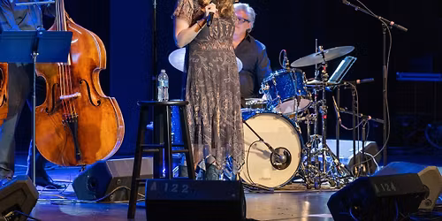 Sweet Dreams: Mandy Barnett Sings Patsy Cline