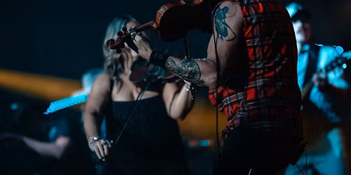 Bella Cain- Thanksgiving Leftovers Show!