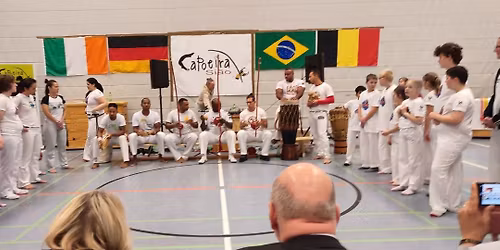 5 anos de Capoeira Si\u00e3o em D\u00fcren