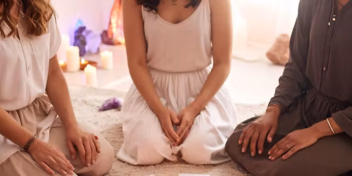 Angelic Blessings: A Festive Guidance Circle