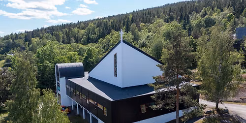 \u00c5pen kirke og enkel sommerlunsj