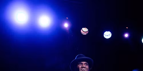 Cyril Neville does the Dead