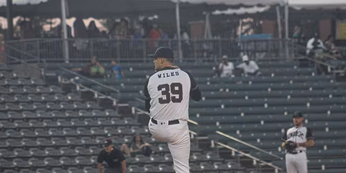 Lake Country Dockhounds at Kansas City Monarchs at Legends Field - Kansas City
