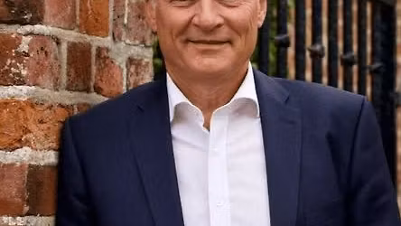 Bispeg\u00e5rden med biskop Henrik Stubkj\u00e6r