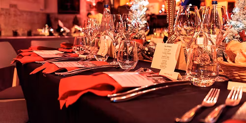 D\u00eener insolite | Saint-Guillaume, Le Banquet de No\u00ebl | Le Lac des Cygnes & La Casserole