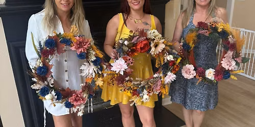 Wreaths & Wine with Social Hive 