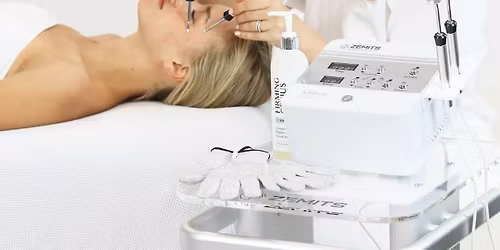 Mikrostr\u0101vu ma\u0123ija: sejas atmodin\u0101\u0161ana ar zin\u0101\u0161an\u0101m un piesk\u0101rienu