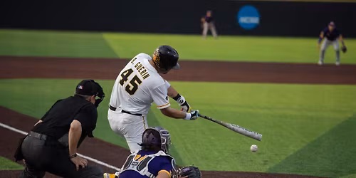 Parking Western Illinois Leathernecks at Iowa Hawkeyes Baseball