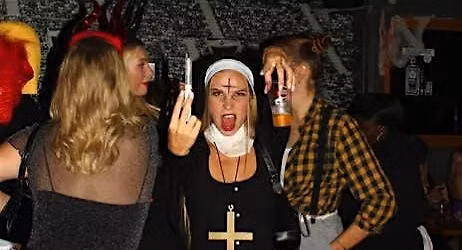 Halloween Haunts: Lisbon Pub Crawl Experience