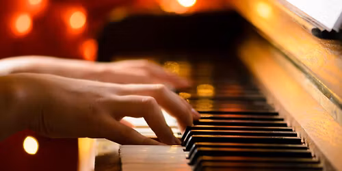 Dueling Pianos at Loch Ness Pool | Innisbrook Resort