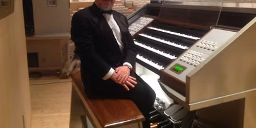The Royal Canadian College of Organists present a RECITAL with IAN SADLER