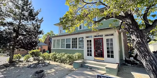 Airbnb Lodging in Midtown - Thanksgiving Weekend