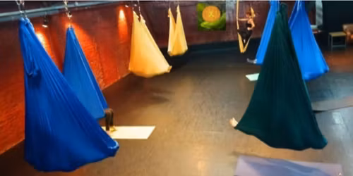 AERIAL Silks Yoga