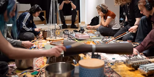 Wsp\u00f3lne granie. D\u017awi\u0119kowe warsztaty z Piotrem Blajerskim