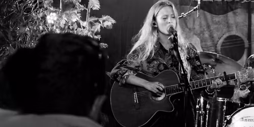 Daisy Mae | Live in the Lounge