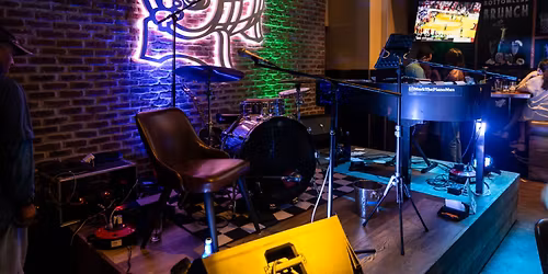 LIVE! Band Karaoke at Batch Gastropub